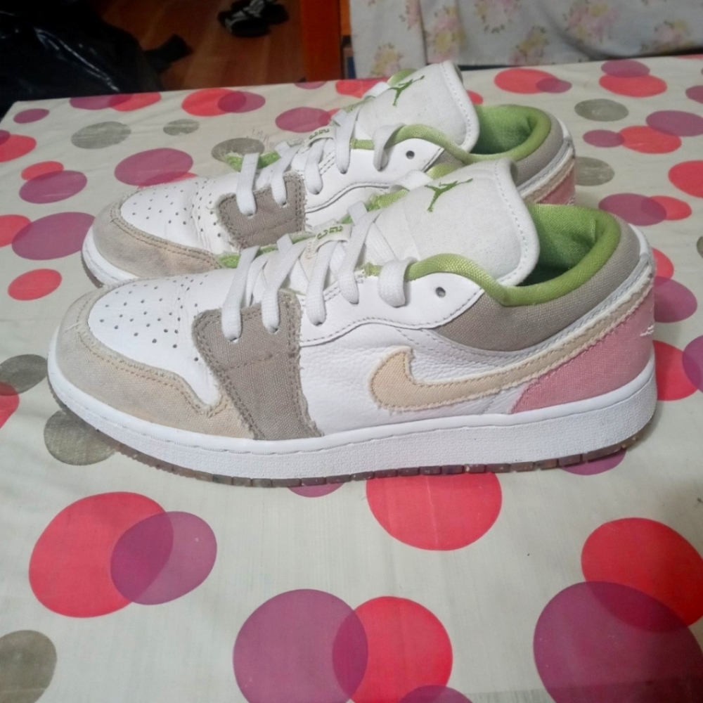 COPY - Jordan 1 LowPastel Grind Vivid Green (GS) size 6.5Y